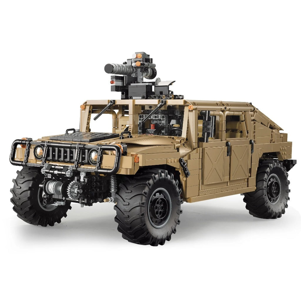 CaDA Humvee Vehicle 1:8 (C61036W) building set - view 2