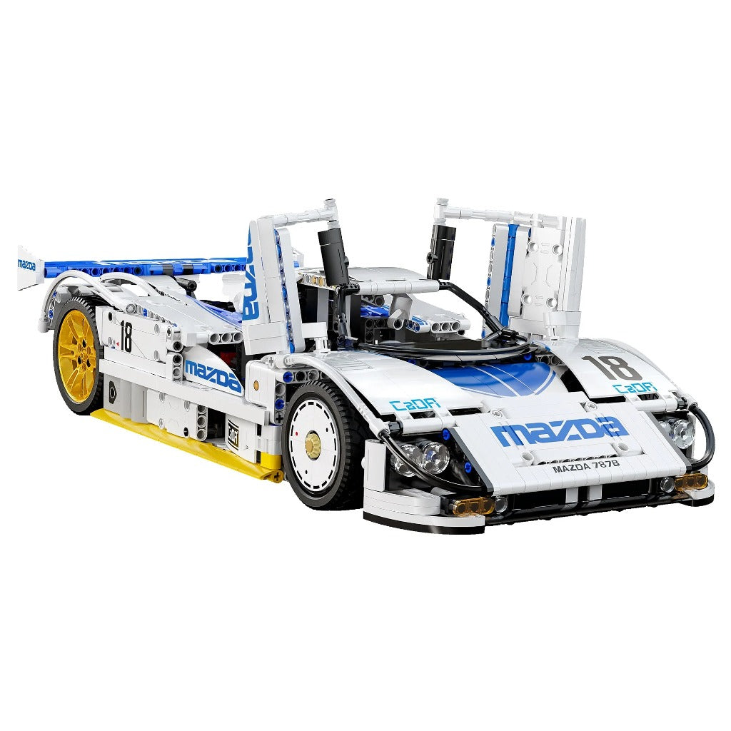 CaDA Mazda 787B (C63007W) building set - view 2