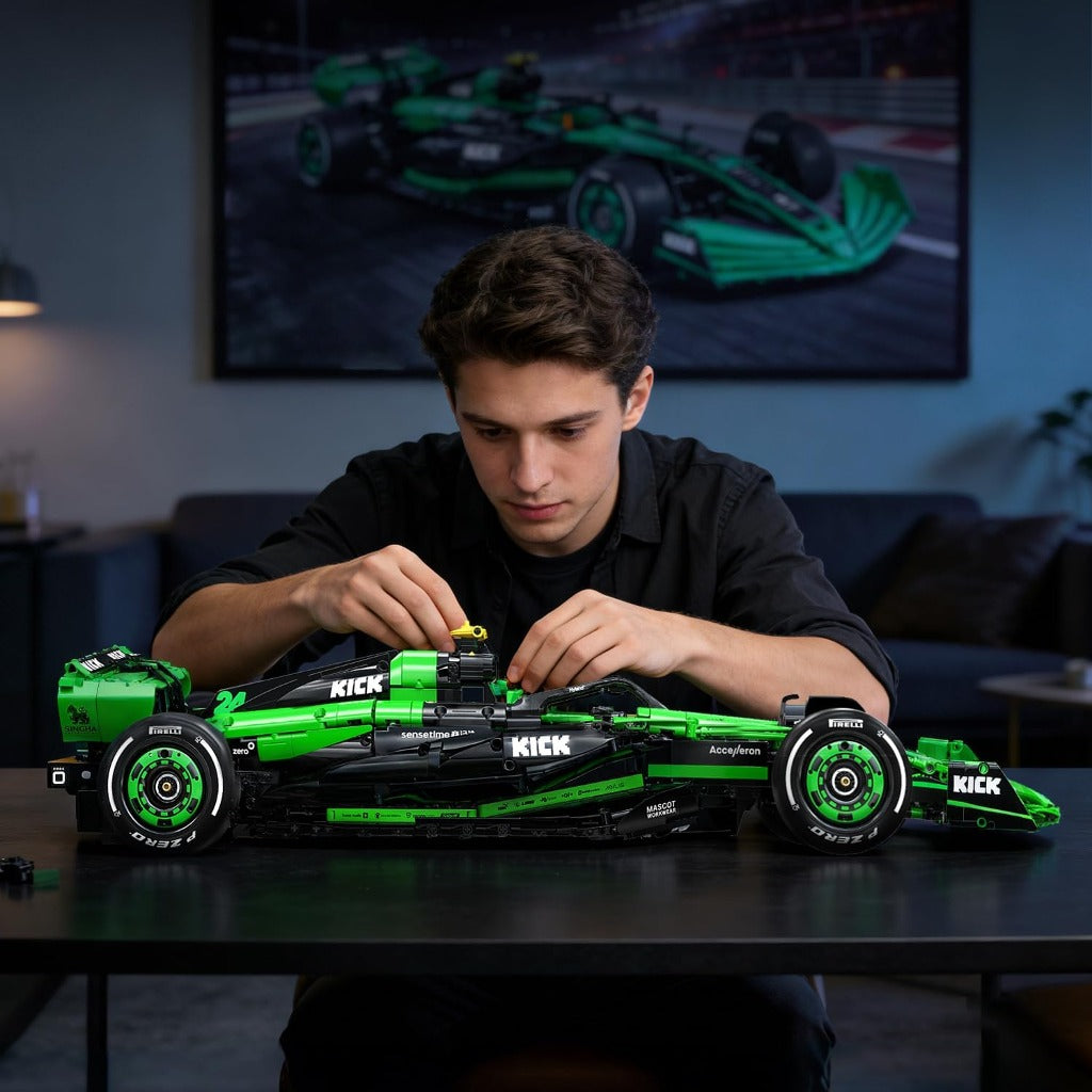 CaDA 1:8 KICK Sauber F1 Team C44 (C64010W) building set - view 6